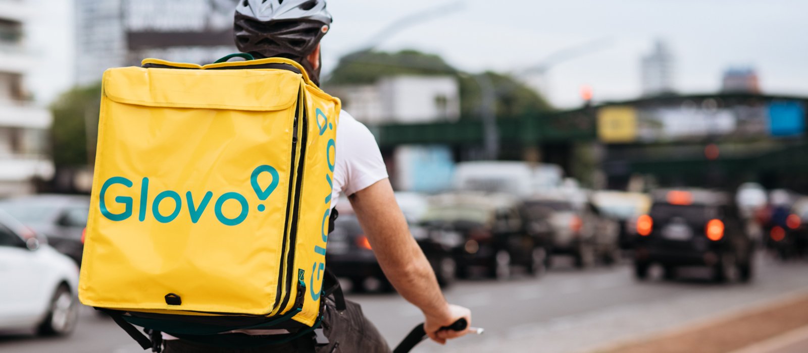 ¿Cómo puedo contactarme con Glovo?