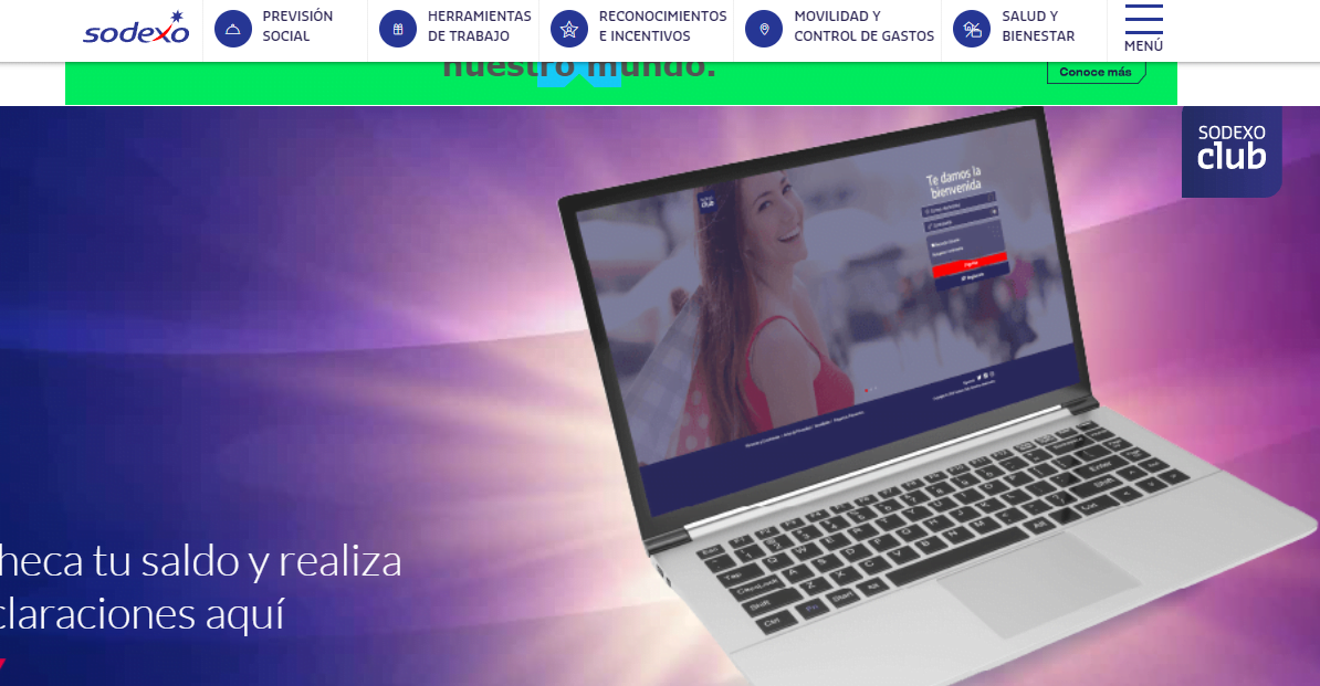 Por medio de la página web oficial Por medio de la página web oficial