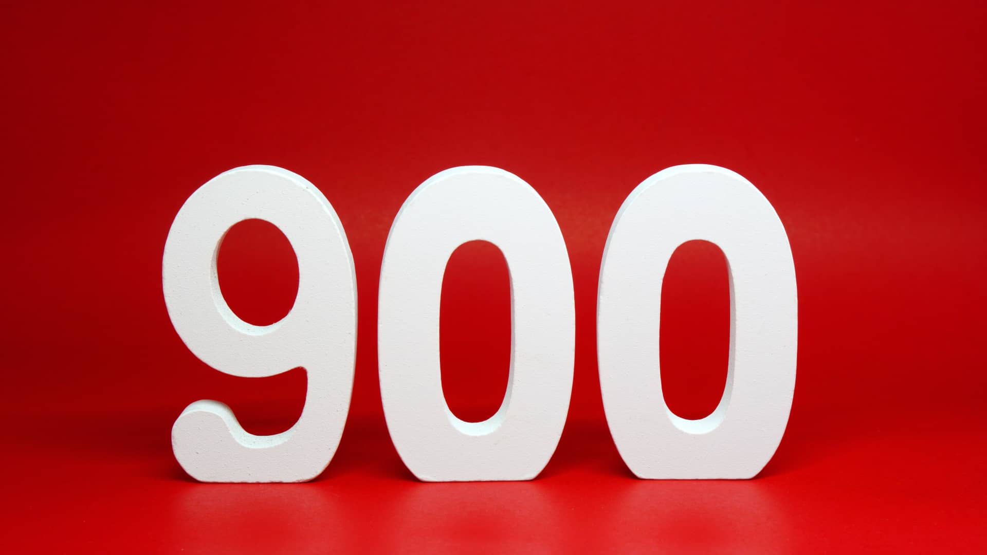 900