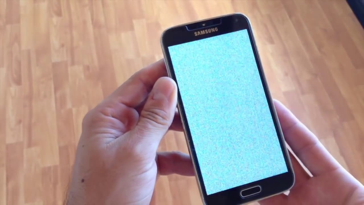 ¿Por qué mi móvil tiene la pantalla en blanco? Causas